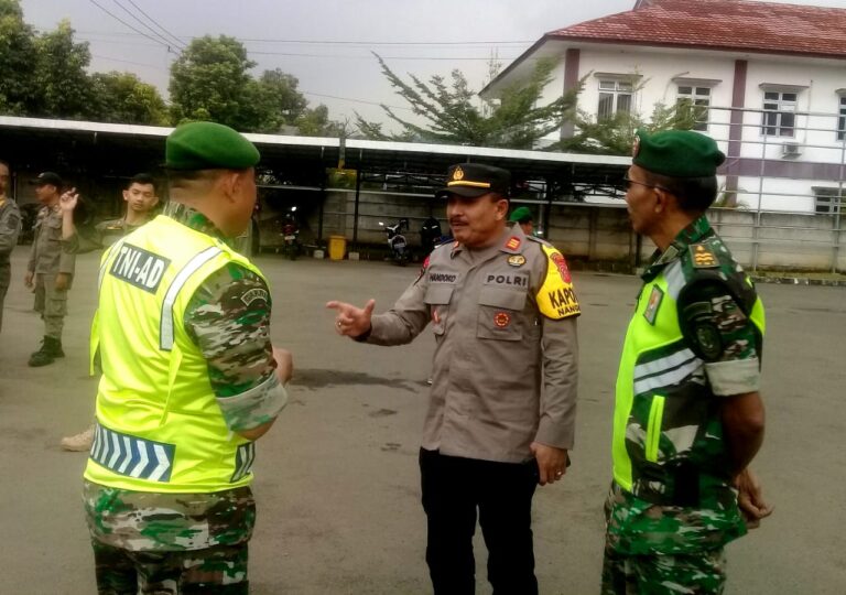Muspika Kecamatan Nanggung Adakan Apel Gabungan untuk Pengamanan Malam Takbiran 1
