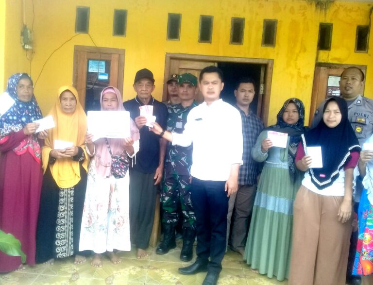 Kades Curug Bitung Salurkan BLT DD Tepat Sasaran 1