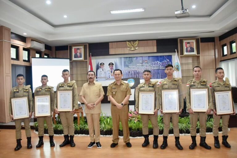 Dr. Drs. Hadi Prabowo, M.M., Rektor IPDN Menutup Kegiatan Magang III Praja Madya di Kota Tasikmalaya 4