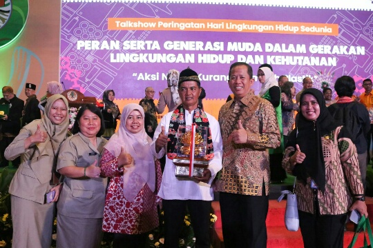 Ketua RT 07 Kelurahan Tugu Utara mendapatkan penghargaan Kalpataru Tahun 2023