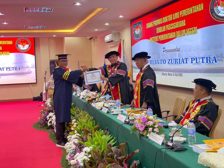 Dr. H. Safrianto Zuriat Putra, SH, MH., 3