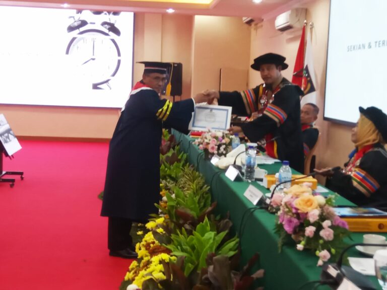 Dr. Muhammad Hasyim, S.Sos., S.H., M.Ec., Dev. 7