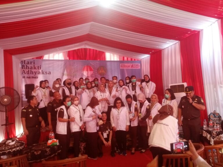 Jaksa Agung RI Mengadakan Kegiatan Bakti Sosial dan Pelayanan Kesehatan pada Warga Masyarakat Kali Baru Jakarta Utara