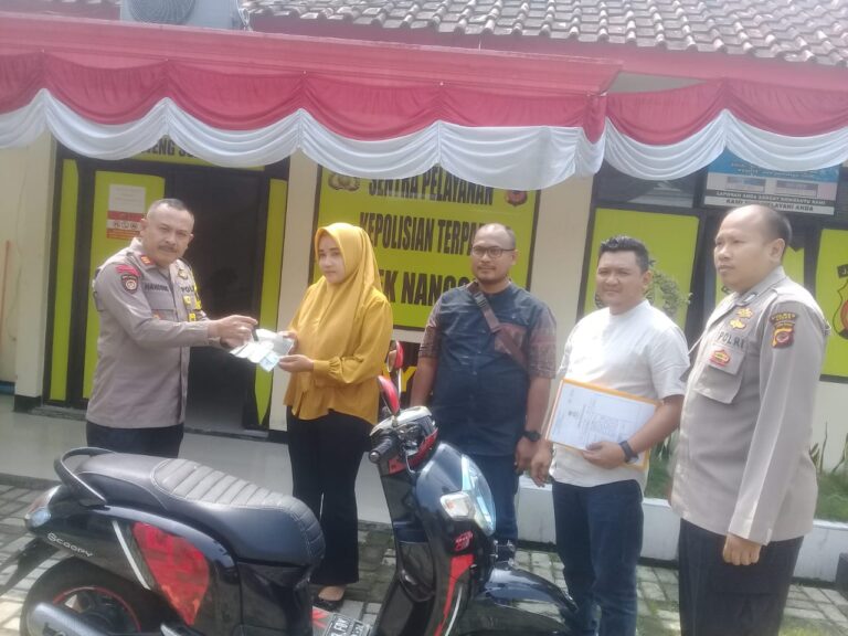 Kapolsek Nanggung serta Jajaran Serahkan Motor Hasil Penangkapan kepada Pemilik