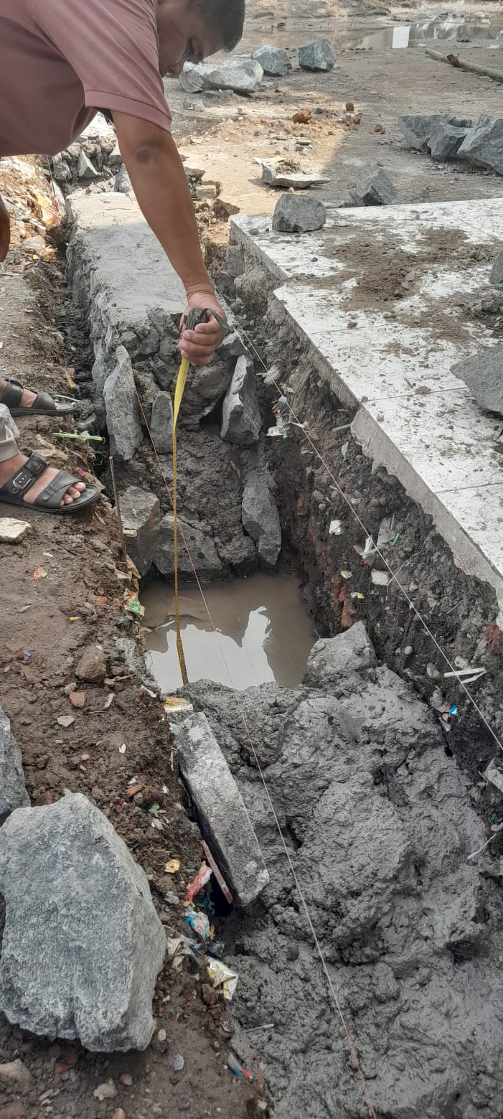 Proyek Pemagaran SDN Karangsetia 02 Diduga Asal Jadi
