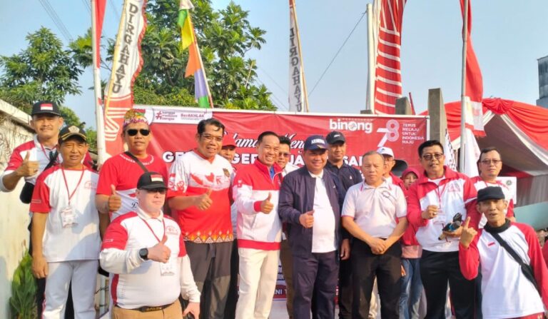 Masyarakat Kelurahan Binong, Antusias Ikuti Jalan Santai Semarak HUT Kemerdekaan RI Ke -78 2