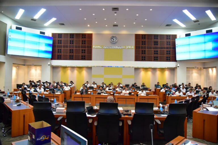 Dr (C). Bangbang Surono, Ak., M.M., C.A., Sekretaris Utama BNPT Bahas Anggaran Penguatan Prioritas Dengan Banggar DPR RI. 1