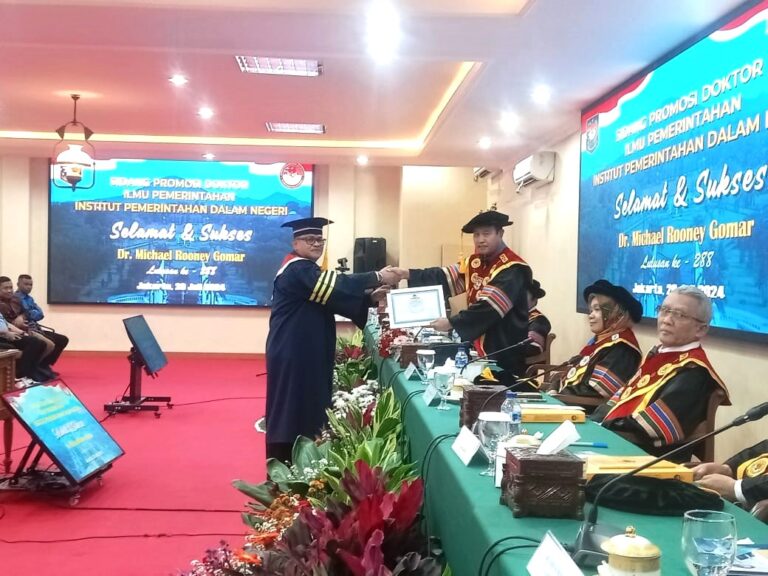 Dr. Michael Rooney Gomar, S.STP., M.Si. 1.1