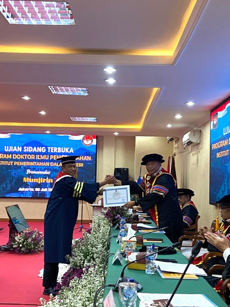 Dr. Munjirin, S.Sos, M.Si. 3