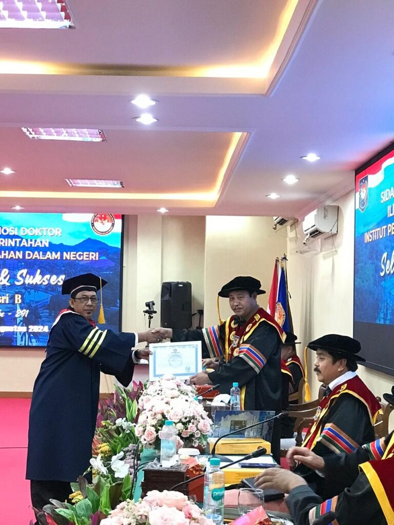 Dr. Asri B, S.Sos., M.Si., Dosen IPDN, Raih Gelar Doktor Ilmu Pemerintahan IPDN KEMENDAGRI ke 291 dengan Predikat Sangat Memuaskan 7.1