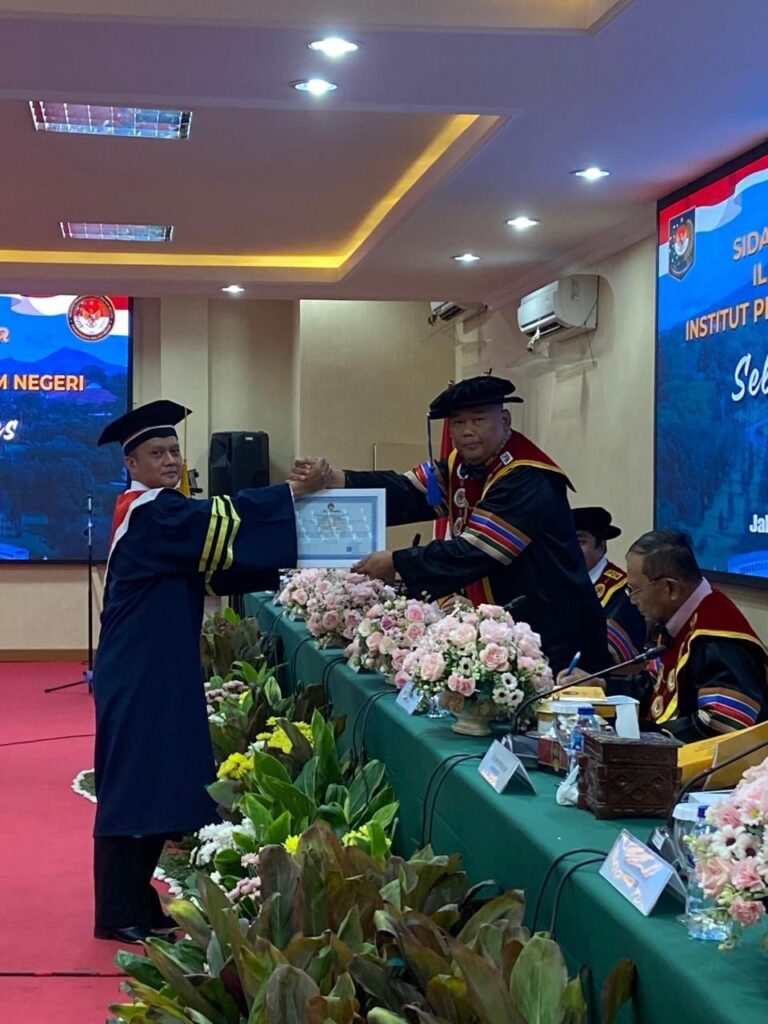 Dr. H. Asep Nurwanda, S.HI., M.Si. 1.1