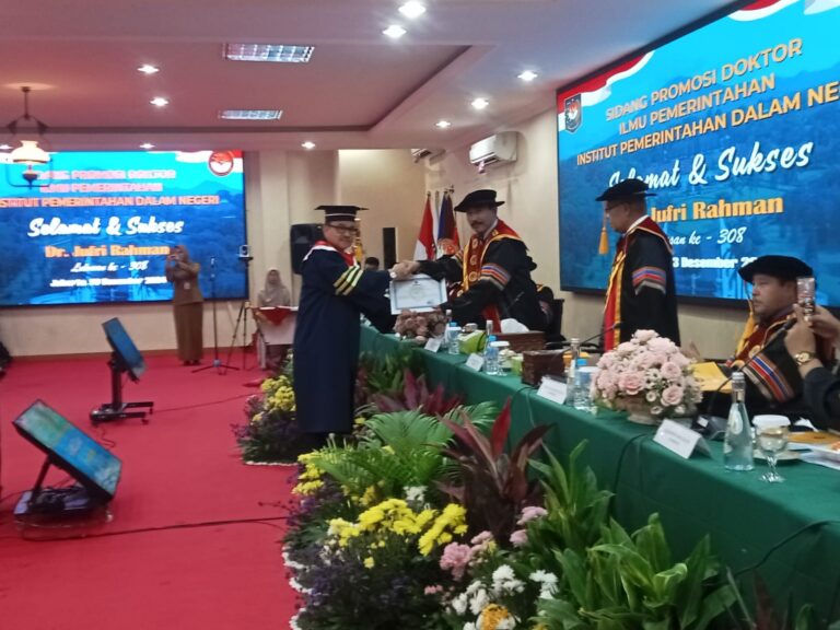 Dr. Drs. H. Jufri Rahman, M.Si., 11