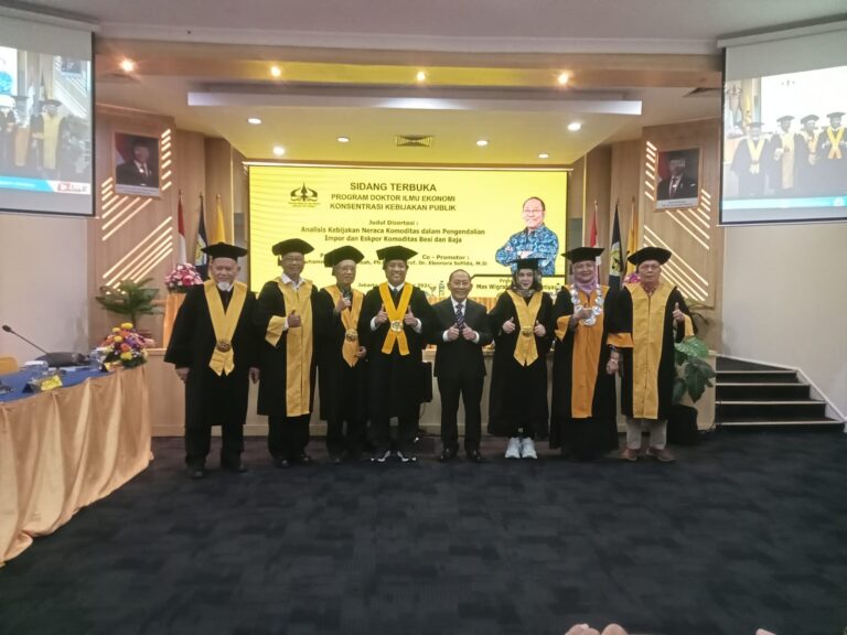 Menjadi Lulusan Doktor Konsentrasi Kebijakan Publik Ke 90 5