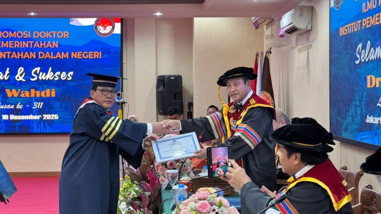 Dr. dr. Drs. Med. H. Wahdi Siradjuddin, Sp.OG (K)., S.H., MH. 8