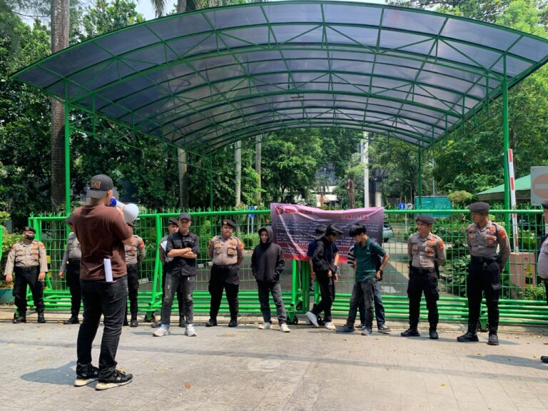 IMPH-Sultra Gelar aksi Demo di Kemenhut dan Mabes Polri, Menuntut Penindakan PT. FBS 1