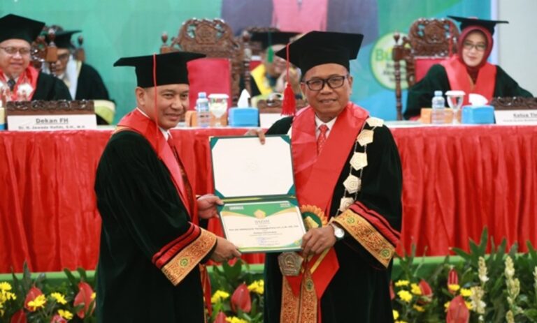Prof. Dr. Tria Sasangka Putra, S.H., LL.M., CFE., Cl-A., 3