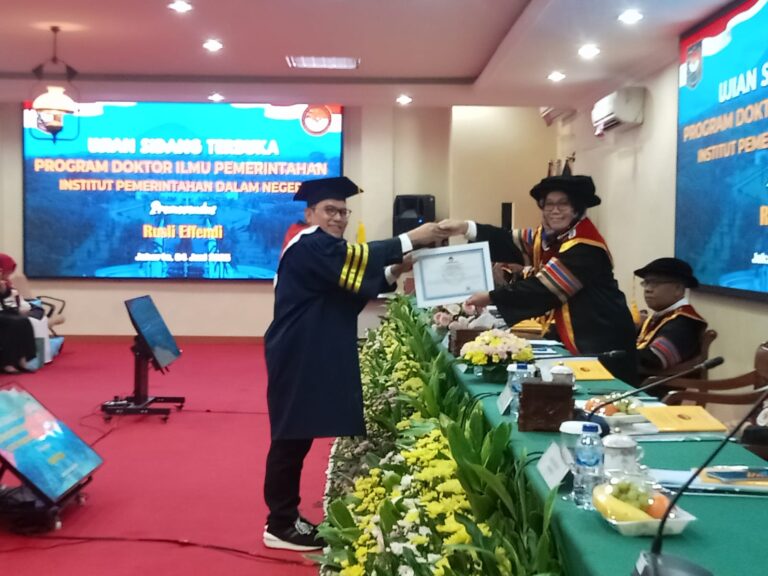 Dr. H. Rusli Effendi, S.Pd.I., S.E., M.Si. 1