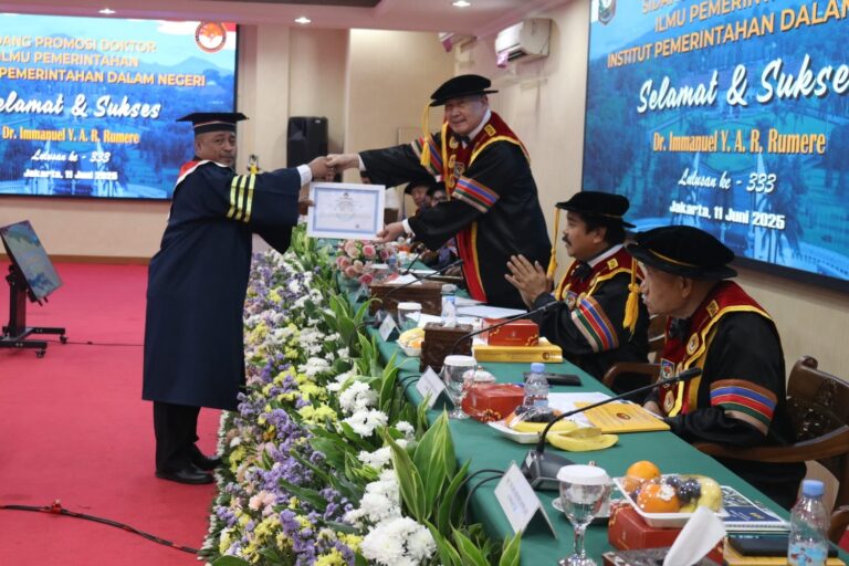 Dr. Immanuel Yunias Alen Rod Rumere, S.STP., M.Si. 3