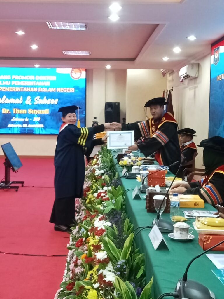 Dr. dr. Then Suyanti, MM. 1