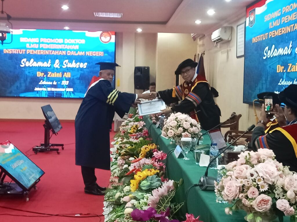 Dr. Drs. H. Zaini Ali, M.Si. 2