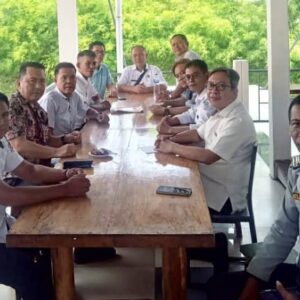 Matikan Angkot, Ratusan Sopir dan Buruh KSBSI Tolak Beroperasinya Bus BTS di Manado 1