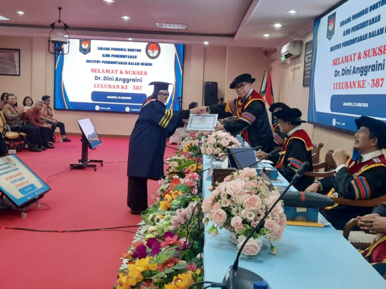 Dr. Dini Anggraini, S.E., M.Si. 2
