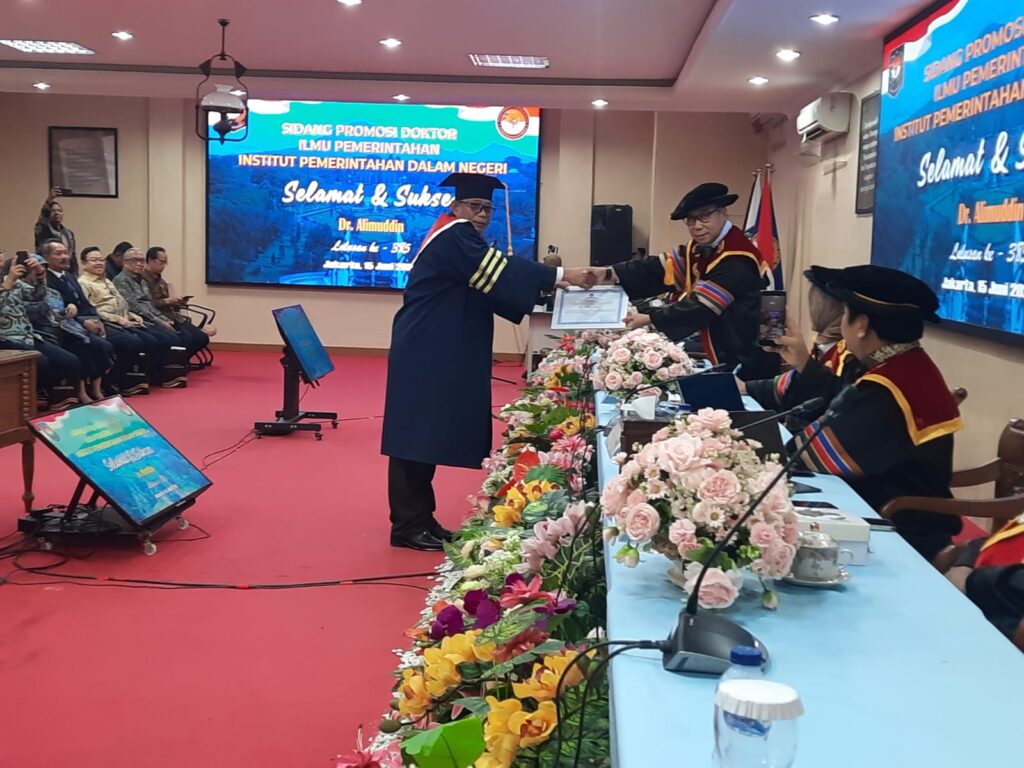 Dr. Drs. H. Alimuddin, M.Si. 4