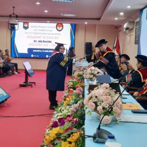 Dr. Hj. Ida Rosida Lutfi, S.E., M.Si. 5