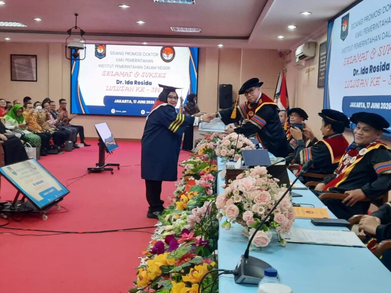 Dr. Hj. Ida Rosida Lutfi, S.E., M.Si. 5
