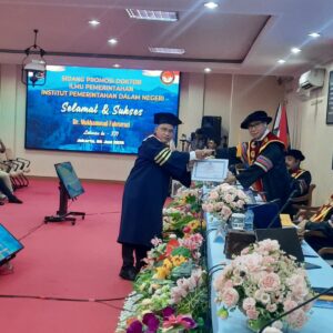 Dr. Mukhammad Fahrurozi, S.Sos., M.Si. 8
