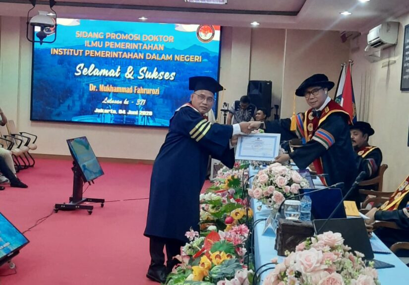 Dr. Mukhammad Fahrurozi, S.Sos., M.Si. 8