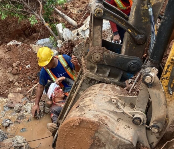 Komite Penyelamat Lingkungan Desak Pramono Anung Copot Kadis Bina Marga DKI Terkait Insiden Dua Pekerja Proyek Trotoar Tertimbun Tanah dan Beton 1