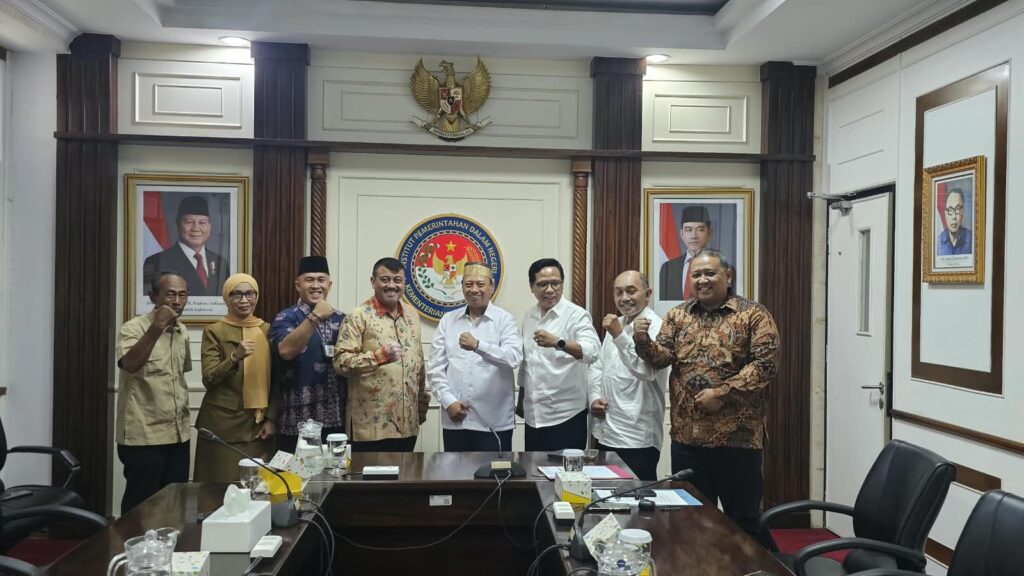 Kolaborasi Kerjasama Ikatan Alumni Doktor Ilmu Pemerintahan (IKADIP)1