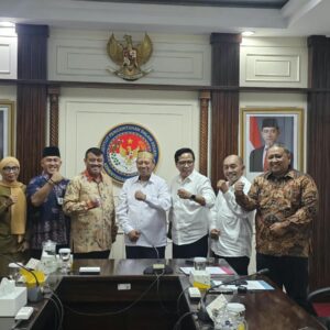 Kolaborasi Kerjasama Ikatan Alumni Doktor Ilmu Pemerintahan (IKADIP)1